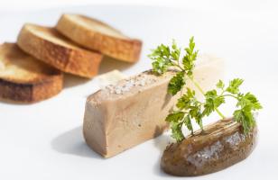 foie gras, cornichons et toast grillé - restaurant à la baule